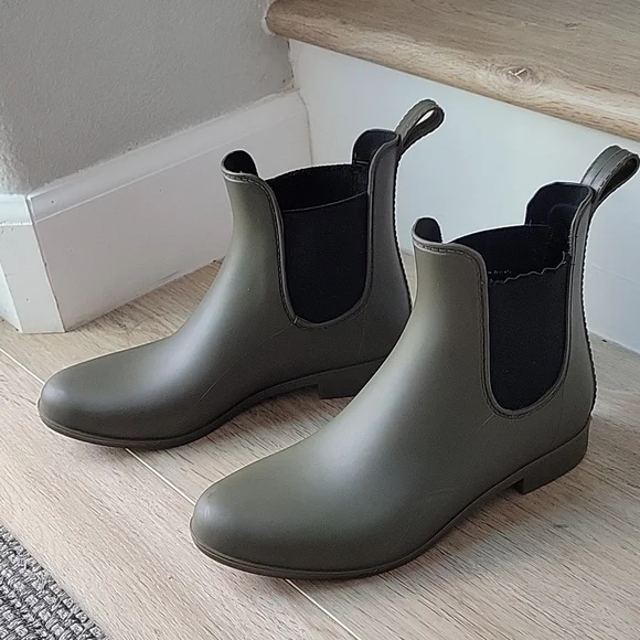 Chelsea Rain Boots, green, size 7 - Picture 2 of 10